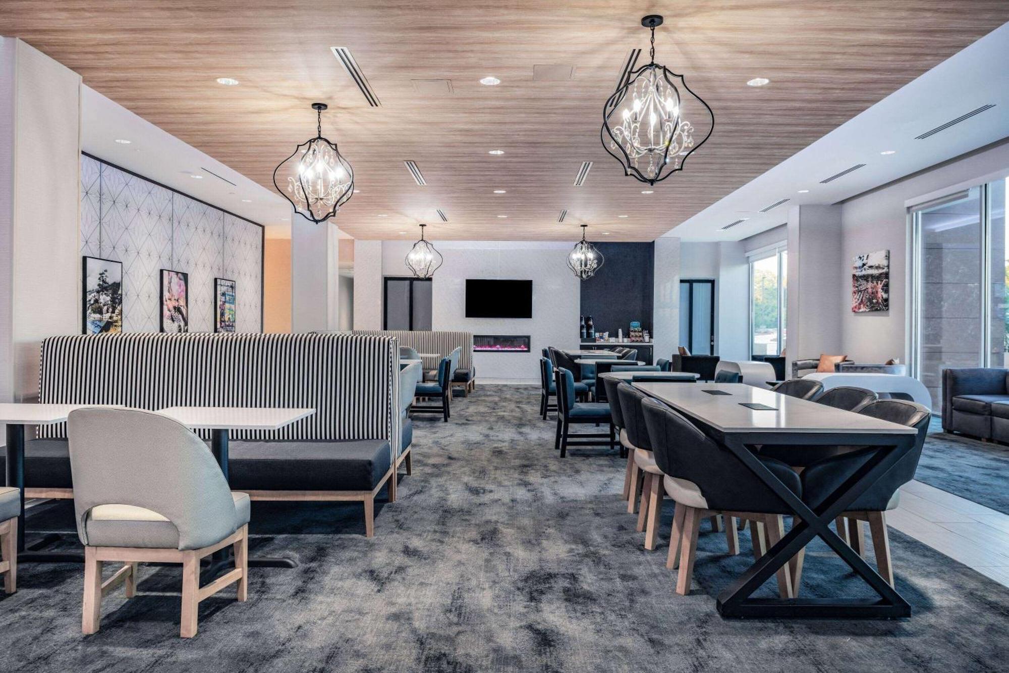 La Quinta Inn & Suites By Wyndham Yucaipa エクステリア 写真