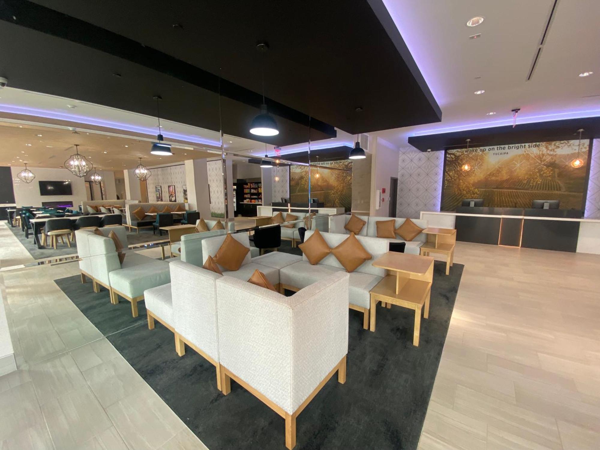 La Quinta Inn & Suites By Wyndham Yucaipa エクステリア 写真