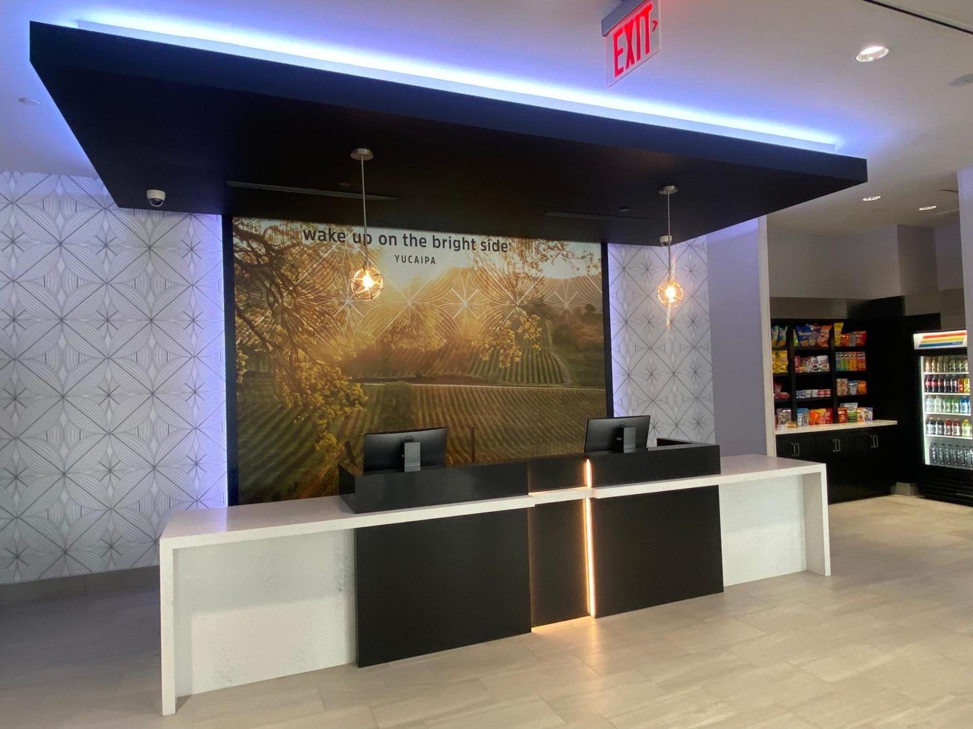 La Quinta Inn & Suites By Wyndham Yucaipa エクステリア 写真